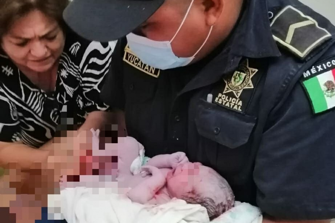 Un bebé nació a bordo de una ambulancia policíaca