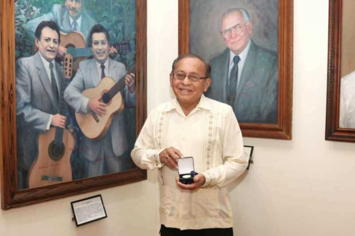 Reconocen al trovador Marcos Domínguez con la Medalla “Pastor Cervera"”