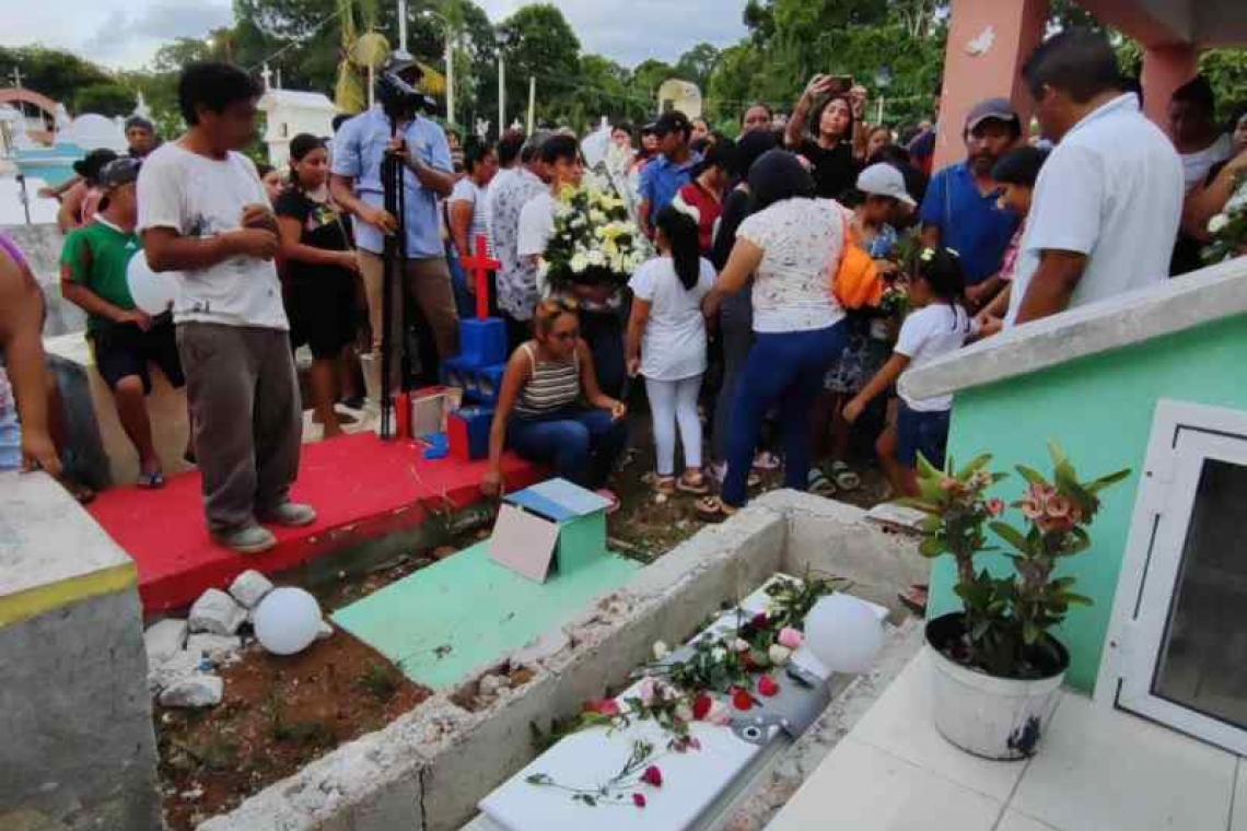 Sepultan a la menor que fue prensada por un elevador