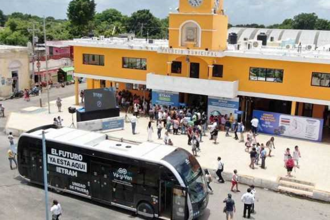 Exhiben una unidad del sistema de transporte Ie Tram