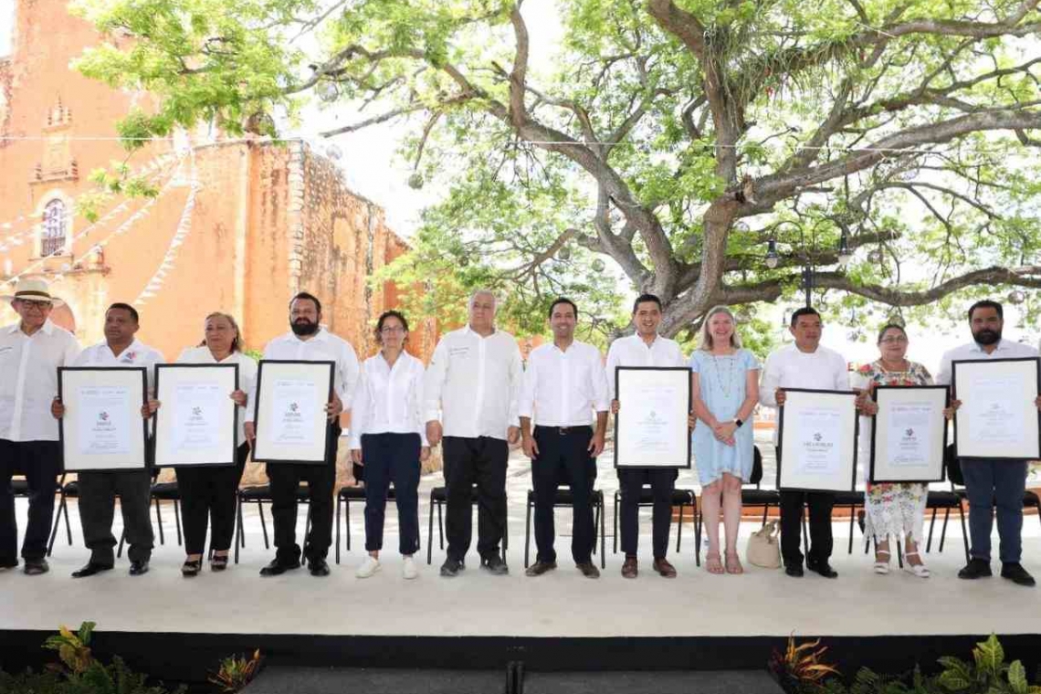 Entregaron tres titulos de Pueblos Mágicos