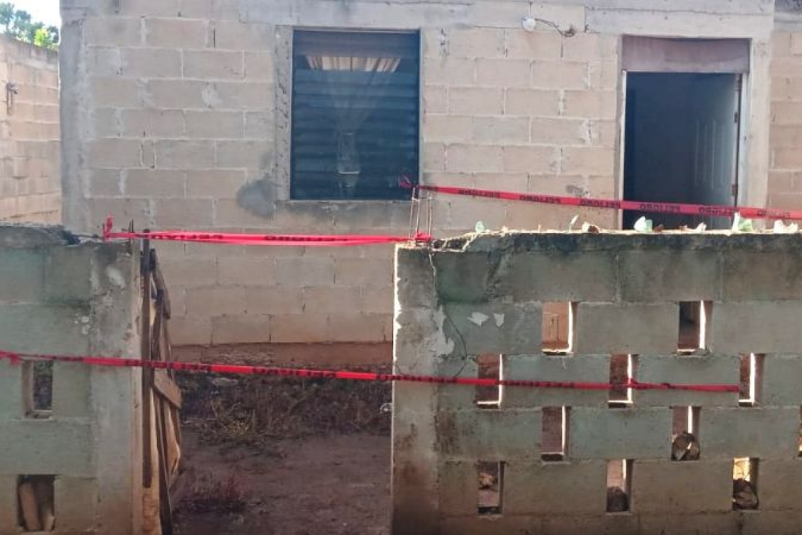 Fue a despertar a su hijo y la encontró muerto.