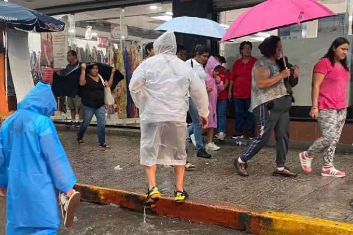 Turbonada azotó a la capital yucateca.