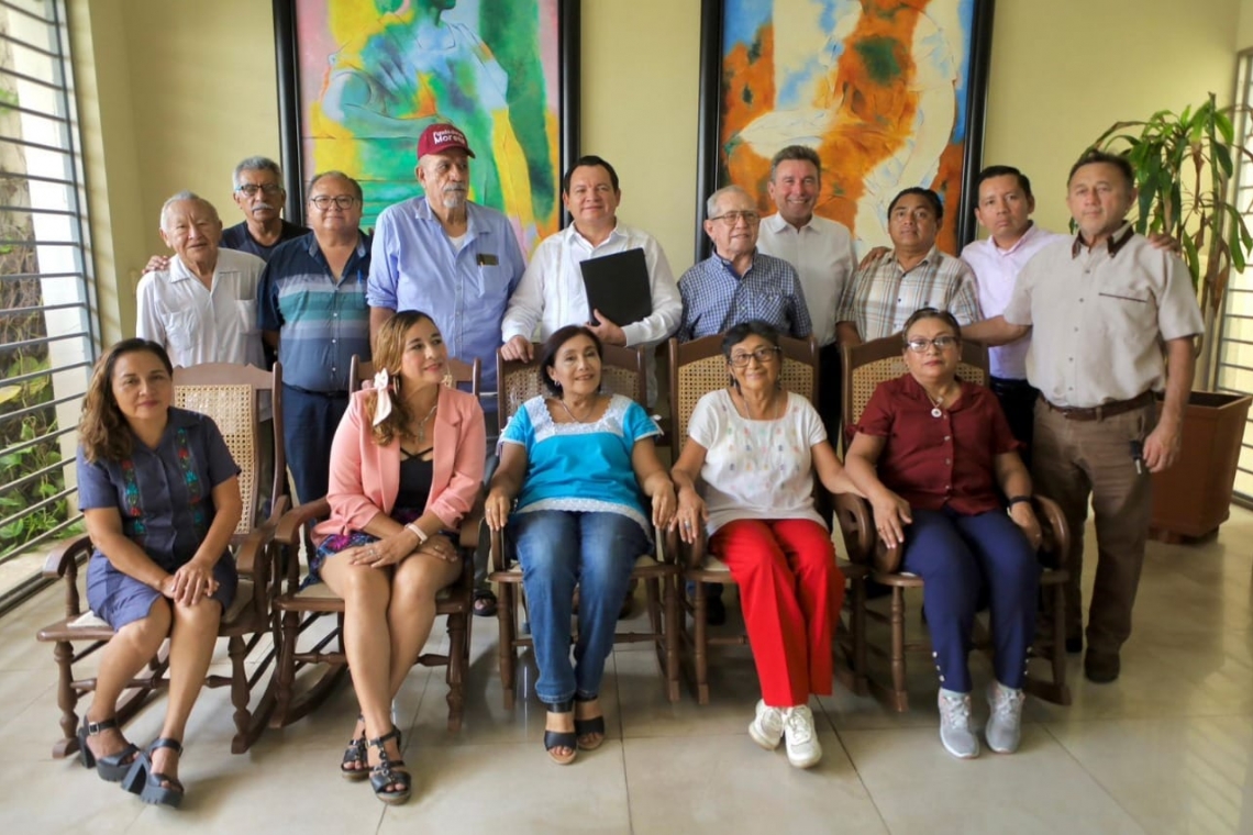 Huacho limó asperezas con los fundadores del MORENA.