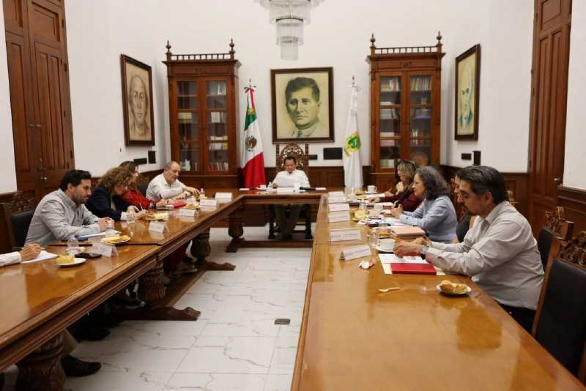4T trabajará en Centros Renacimiento a favor de niñez y juventud yucateca
