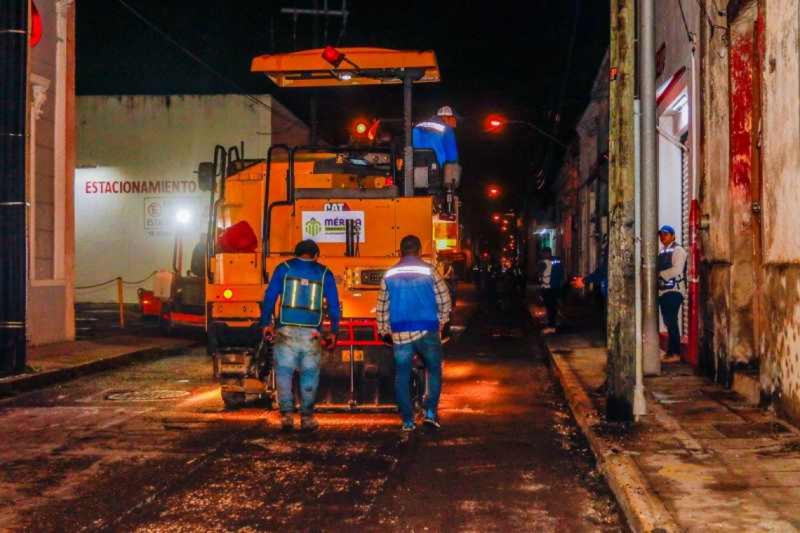 Arranca repavimentación de más calles de Mérida