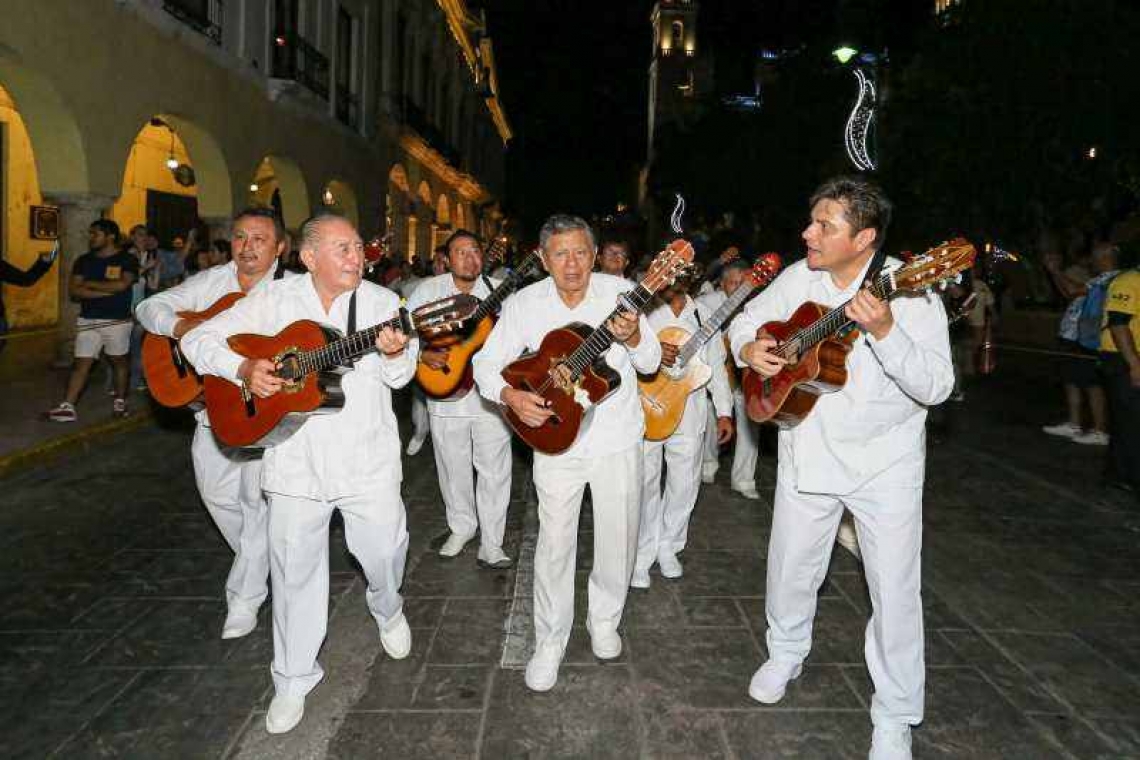 Comienzan los festejos a Mérida con música de un centenar de trovadores