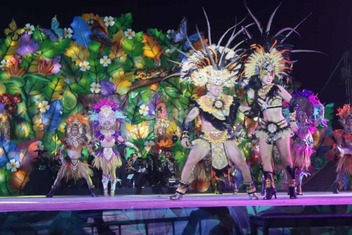 Coronación de los Reyes del Carnaval de Mérida.