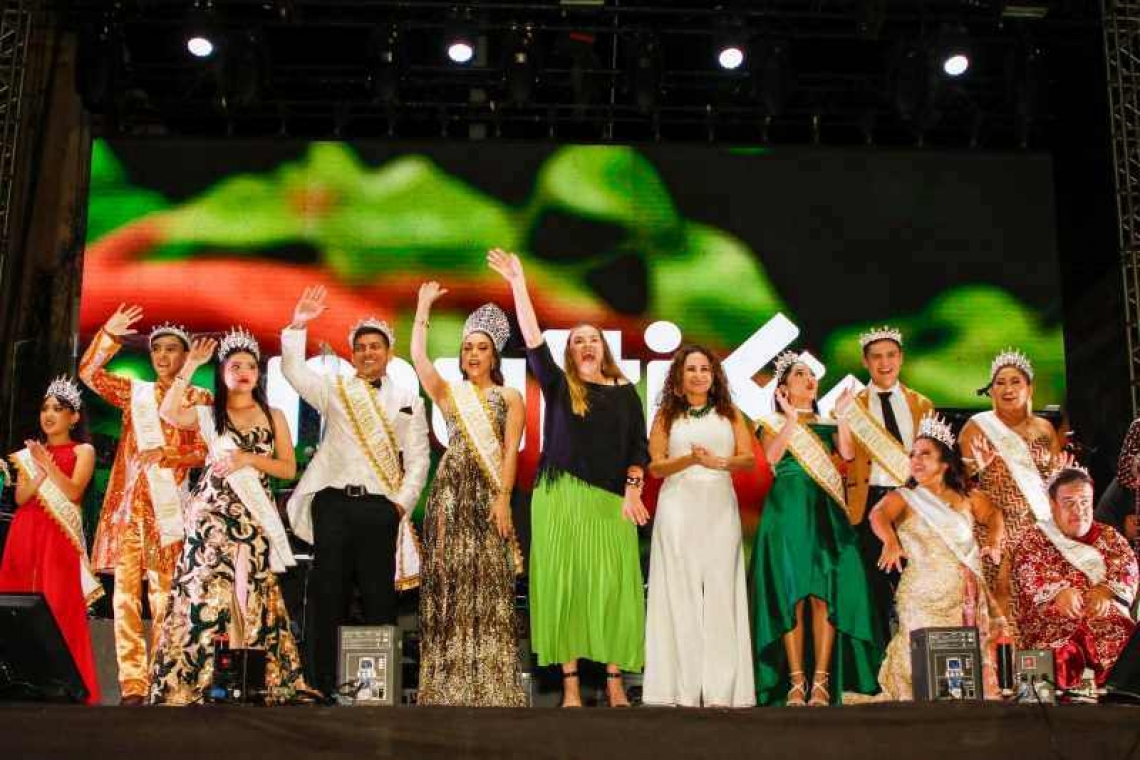 LAS CARNESTOLADAS COMENZARON EN MERIDA CON LA QUEMA DEL MAL HUMOR