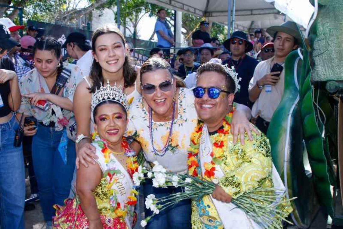 Terminó el carnaval de Mérida con la famosa batalla de flores