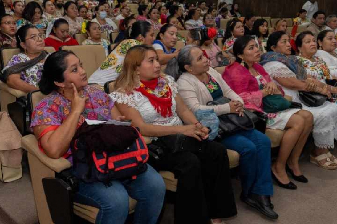 Importancia de la mujer maya en la educación y la preservación cultural