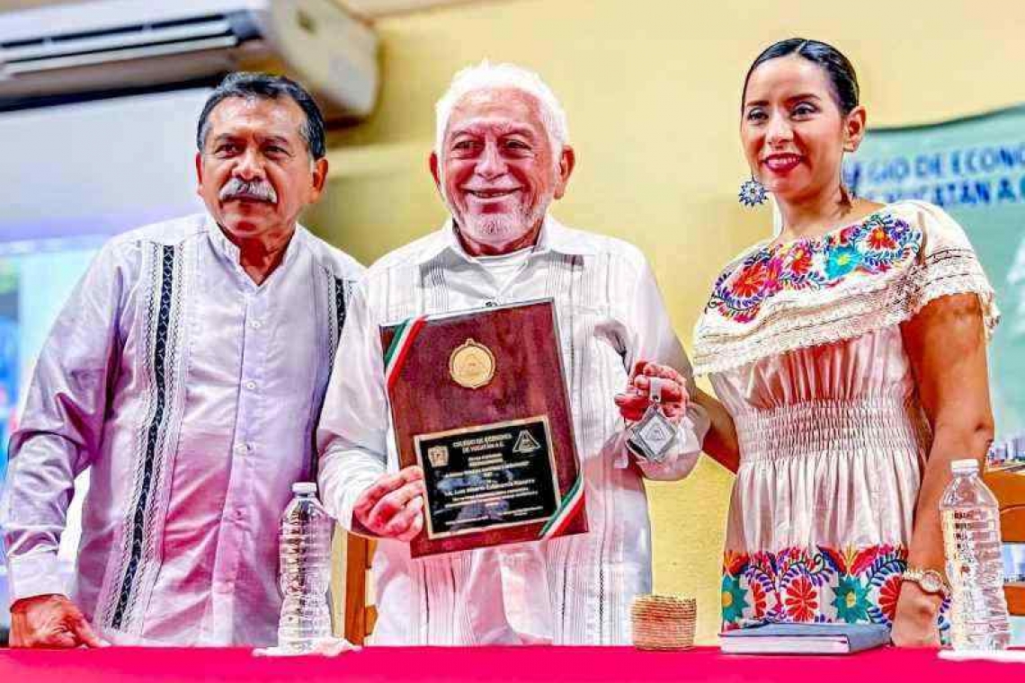 RECONOCEN LA TRAYECTORIA DE LIC. LUIS ECHEVERRÍA NAVARRO.