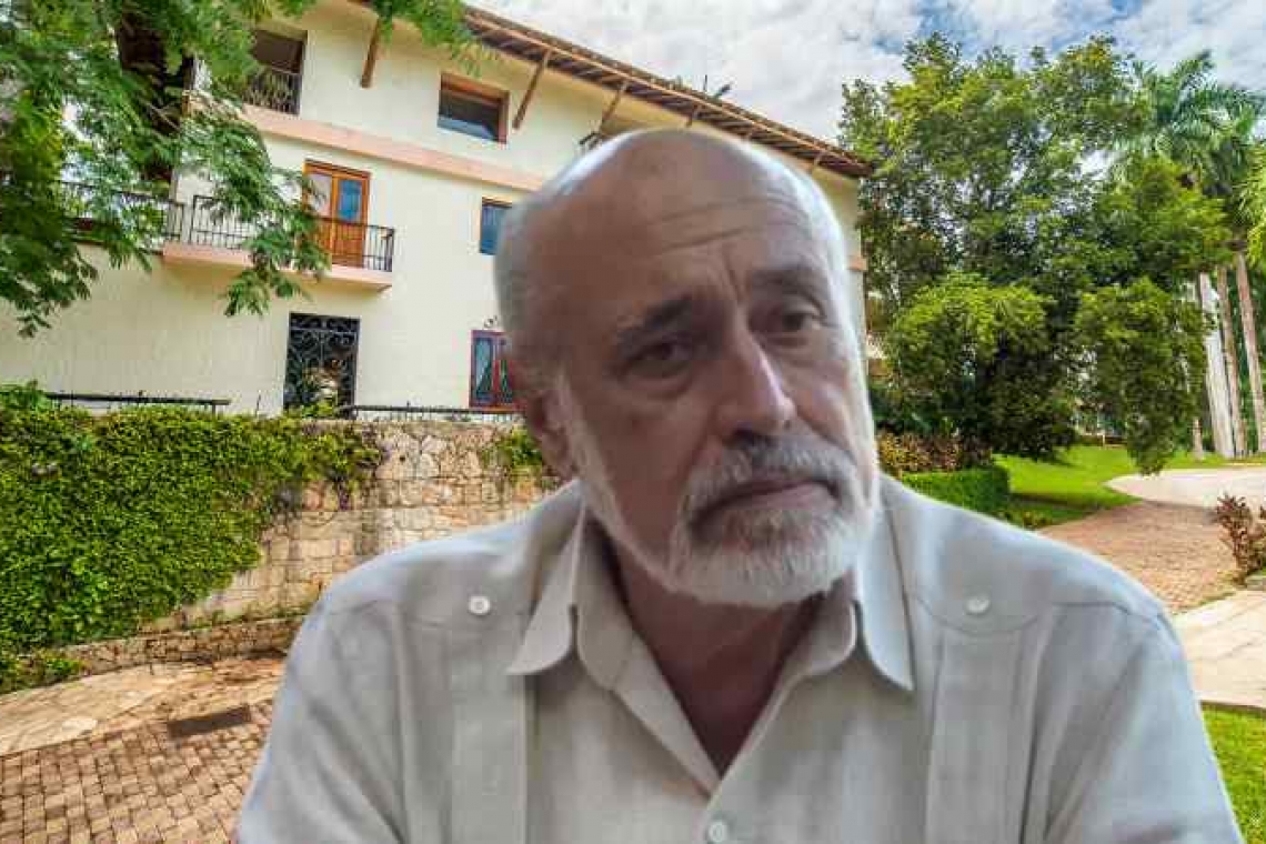 LE QUITAN MAYALAND A FERNANDO BARBACHANO HERRERO Y LA ENTREGAN A LA EMPRESA R4