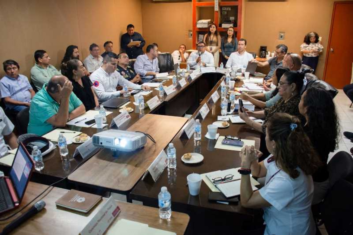 Comité de Marea Roja actualiza señalización en playas de Yucatán.