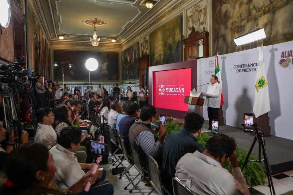   Gobernador Joaquín Díaz Mena cumple compromiso y presenta reformas al Isstey