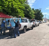 Ayuntamiento de Mérida retira puestos ambulantes irregulares.