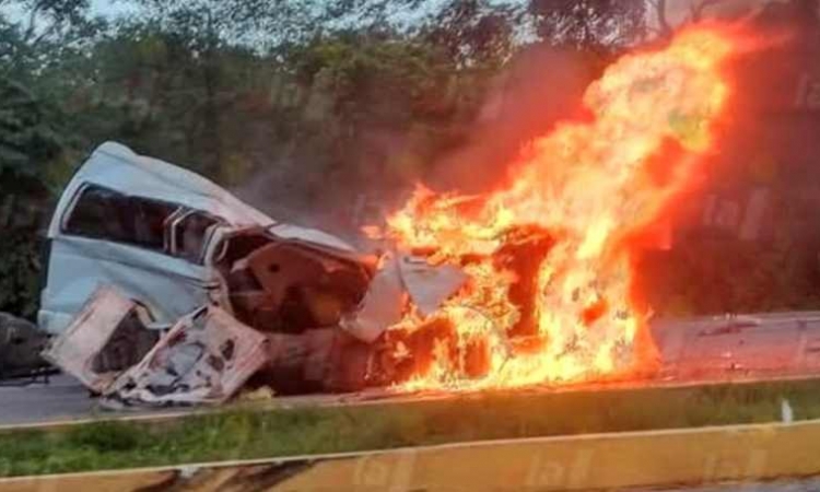 BRUTAL ACCIDENTE AUTOMOVILISTICO. 