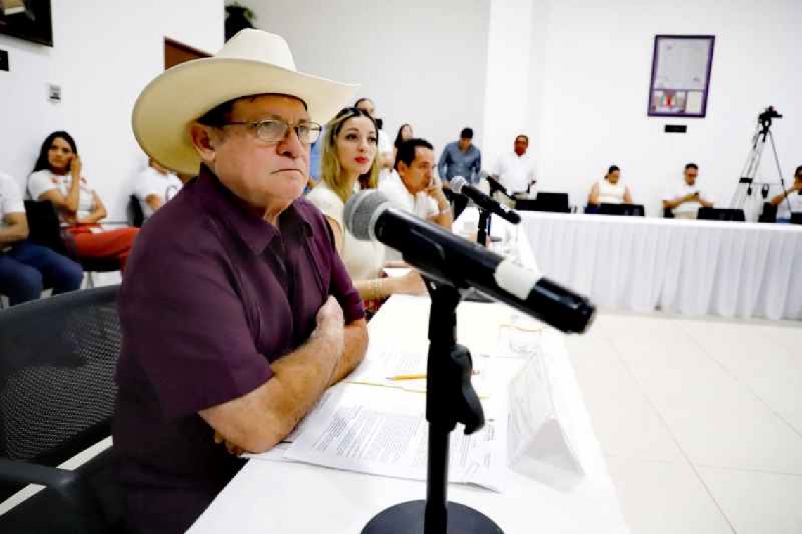 DISTRIBUYEN LA INICIATIVA PARA MODIFICAR LA LEY DE SEGURIDAD SOCIAL DE LOS TRABAJADORES DE YUCATÁN (ISSTEY)