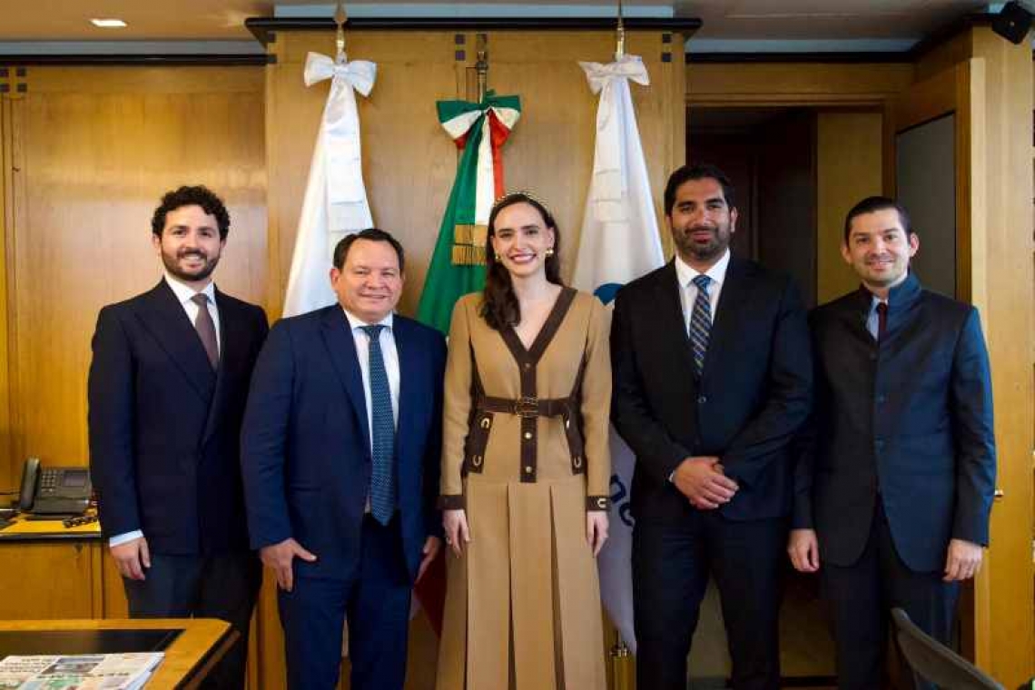 ﻿El Gobernador Joaquín Díaz Mena promueve proyectos industriales de Yucatán.