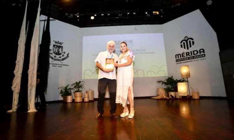 Exploran la Dimensión Simbólica de la Alimentación en América Latina _Conferencia del Dr. Jorge Alejandro González Sánchez, investigador de la UNAM, en el marco de la Asamblea de Ciudades Gastronómicas de la UNESCO en Mérida, Yucatán_