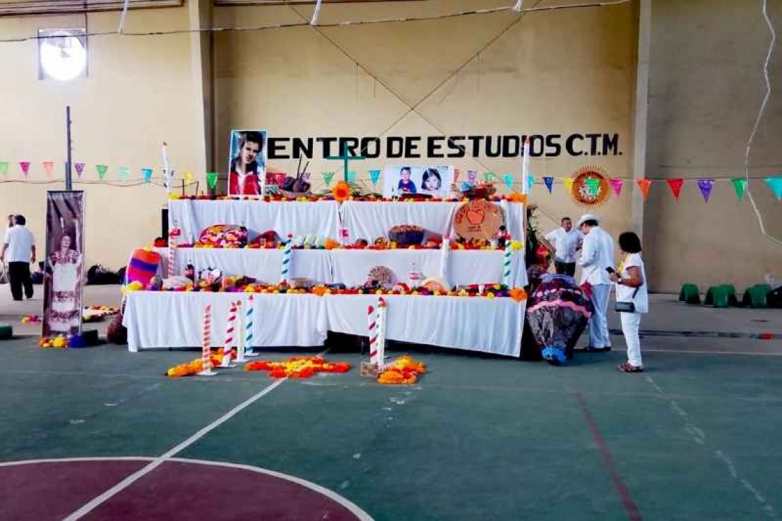 REPRESENTACIÓN ESCENICA DEL DIA DE MUERTOS EN LA ESCUELA DE LA CTM