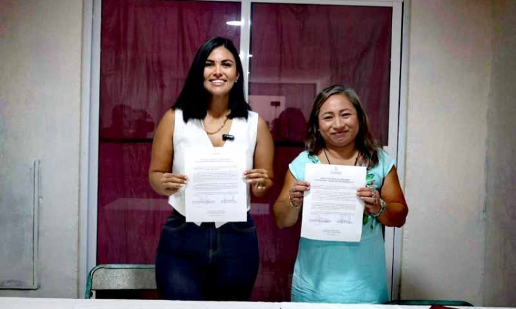 ﻿  Dip. Alba Cob y la empresaria Cristina Fernández firman el convenio “Cruzada por la Alimentación.”