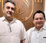 El Gobernador de Yucatán, Joaquín Díaz Mena inauguró Gran Muestra Estatal de Altares en la Plaza Grande.