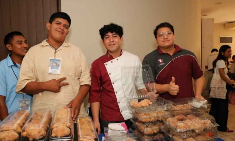  Ayuntamiento de Mérida motiva a universitarios a realizar su servicio social con sentido comunitario.