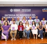 Gobernador Joaquín Díaz Mena inicia entrega de tarjetas “Felipe Carrillo Puerto” a estudiantes de la UADY.