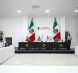 Gobernador Joaquín Díaz Mena inicia entrega de tarjetas “Felipe Carrillo Puerto” a estudiantes de la UADY.