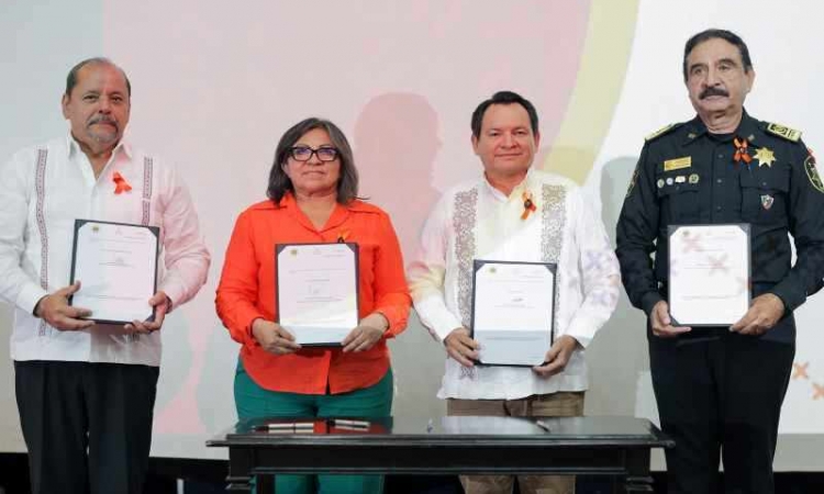 Firma de un convenio interinstitucional para garantizar una movilidad segura y libre para las yucatecas