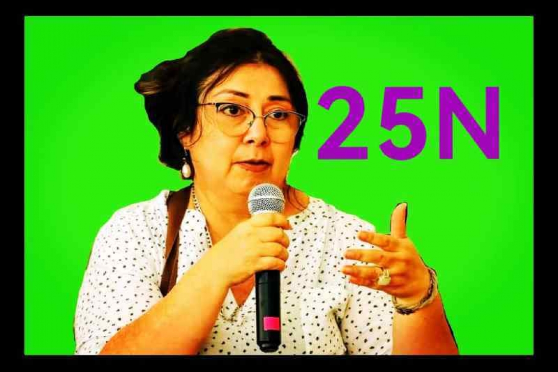 A LAS MUJERES NOS SIGUEN DEBIENDO