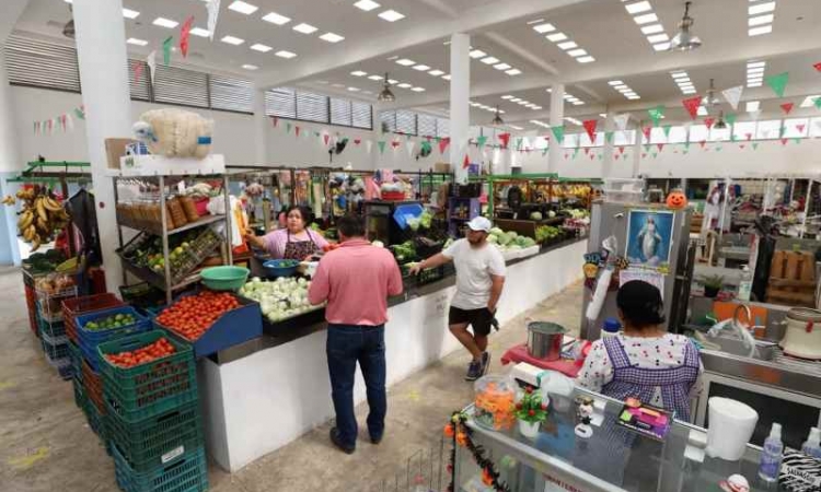 Mérida fortalece sus mercados públicos con limpieza, seguridad y mejor infraestructura; Cecilia Patrón.
