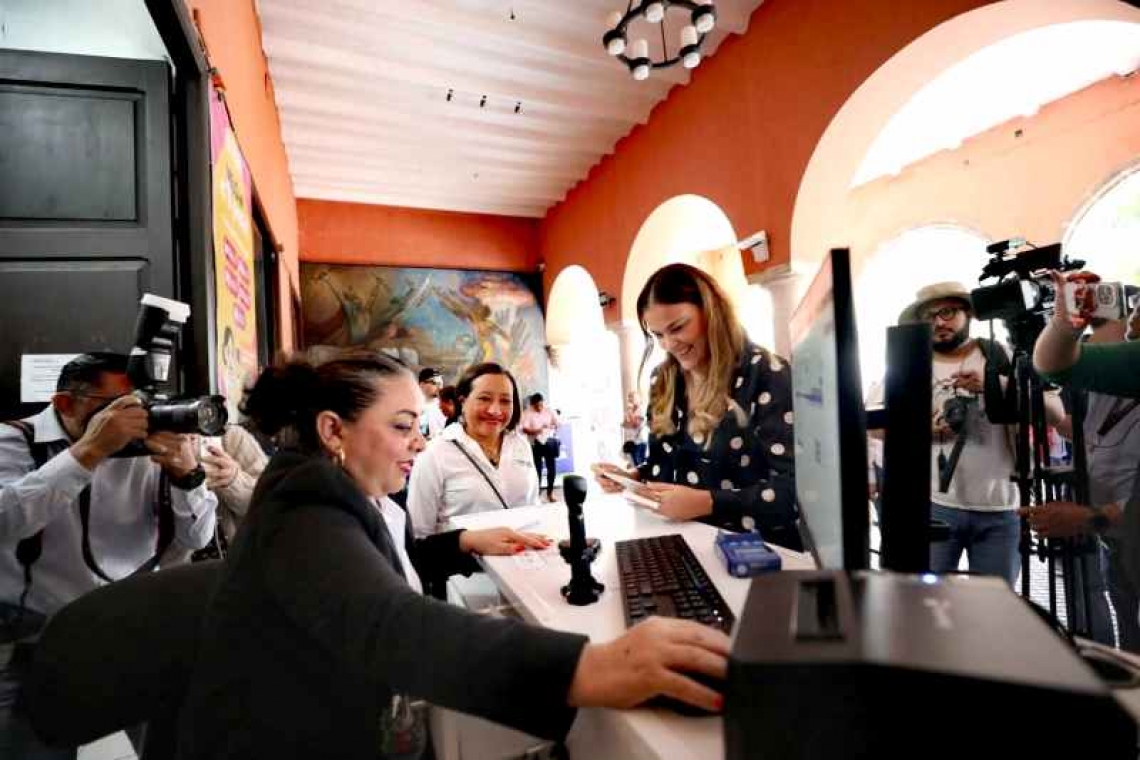  Agradece la Edil Cecilia Patrón a los contribuyentes meridanos por el pago del predial.