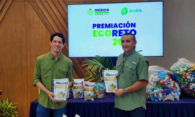 AYUNTAMIENTO DONA  ALIMENTO ESPECIALIZADO PARA LOROS.