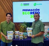 AYUNTAMIENTO DONA  ALIMENTO ESPECIALIZADO PARA LOROS.