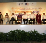   CECILIA, LA ALCALDESA DE MÉRIDA REPARTIO COBIJAS EN LA PUERTA DEL H'ORAN.