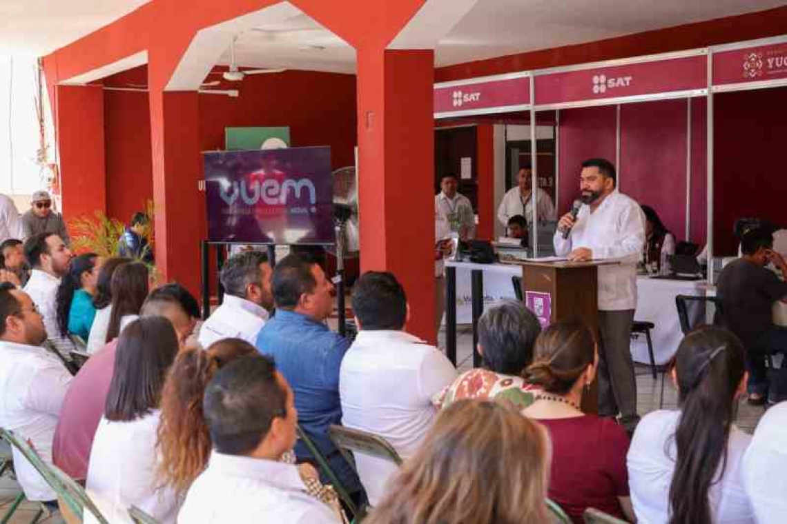 VENTANILLA ÚNICA ESTATAL MÓVIL ACERCA MÁS DE 150 TRÁMITES A FAMILIAS DE HOCTÚN Y LA REGIÓN