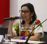 Fortalece Cecilia Patrón la salud y economía de las mujeres con entrega de lentes gratuitos
