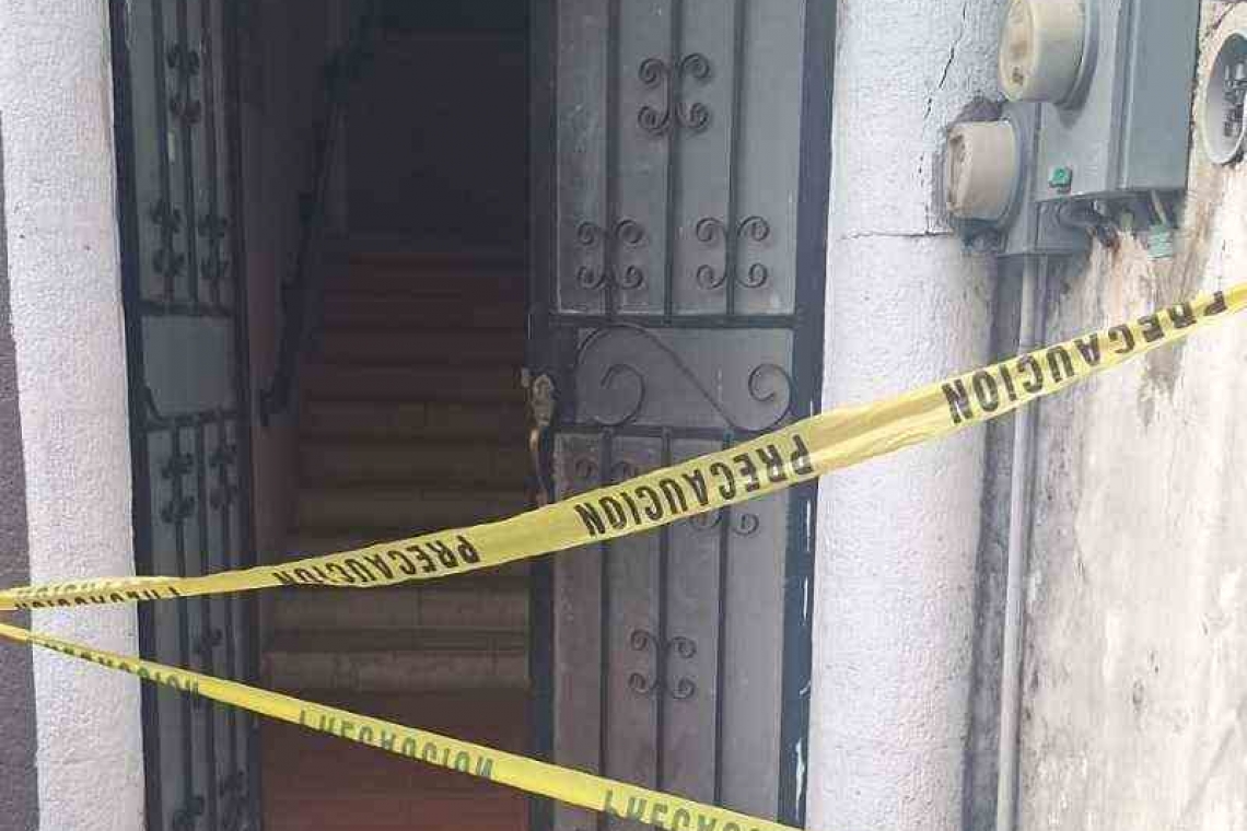 Policía de Mérida toma conocimiento de la irrupción en edificio municipal.