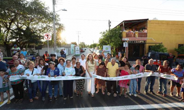   Entrega Cecilia Patrón mejoras en infraestructura urbana y espacios públicos en la zona de Vergel y San Antonio Kaua.