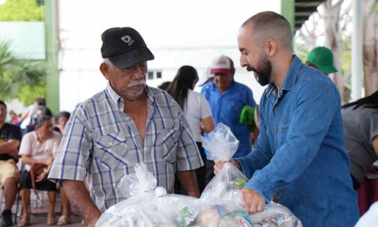 YUCATAN DISTRIBUYE MAS DE 64 MIL CANASTAS ALIMENTARIAS EN TODO EL ESTADO