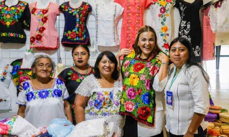   CREDITOS MAS SIMPLES PARA EMPRENDER Y PROSPERAR EN MERIDA: CECILIA PATRON LAVIADA.