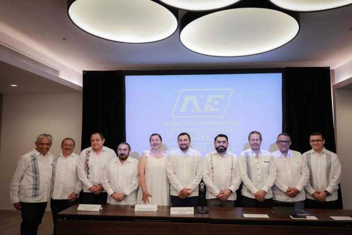 EL HISTORIAL CREDITICIO DE YUCATAN ESTÁ BIEN CALIFACADO INFORMO EL TITULAR DE SAF, JUAN SANCHEZ ALVAREZ EN LA TOMA DE PROTESTA DE LA NUEVA DIRECTIVA DE LA ANEFAC ESTATAL.