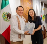 ﻿  Cecilia Patrón honra a 181 trabajadores que dedicaron su vida al servicio público de Mérida.