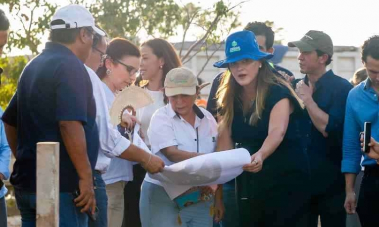Cecilia Patrón supervisa avance del nuevo corredor verde de Mérida en Ciudad Caucel