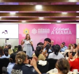 Celebra Cecilia Patrón a las madres meridanas de todos los sectores de la ciudad.