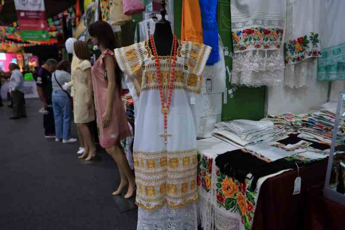 MODA YUCATECA CONQUISTA LA CAPITAL EN LA SEMANA YUCATAN EN MEXICO.