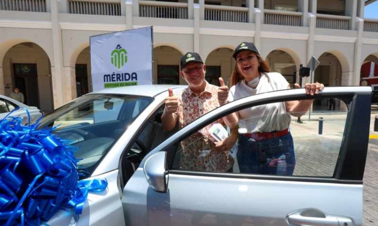 CECILIA PATRON PREMIA LA CONFIANZA Y RESPONSABILIDAD DE CIUDADANOS CUMPLIDOS CON MERIDA.