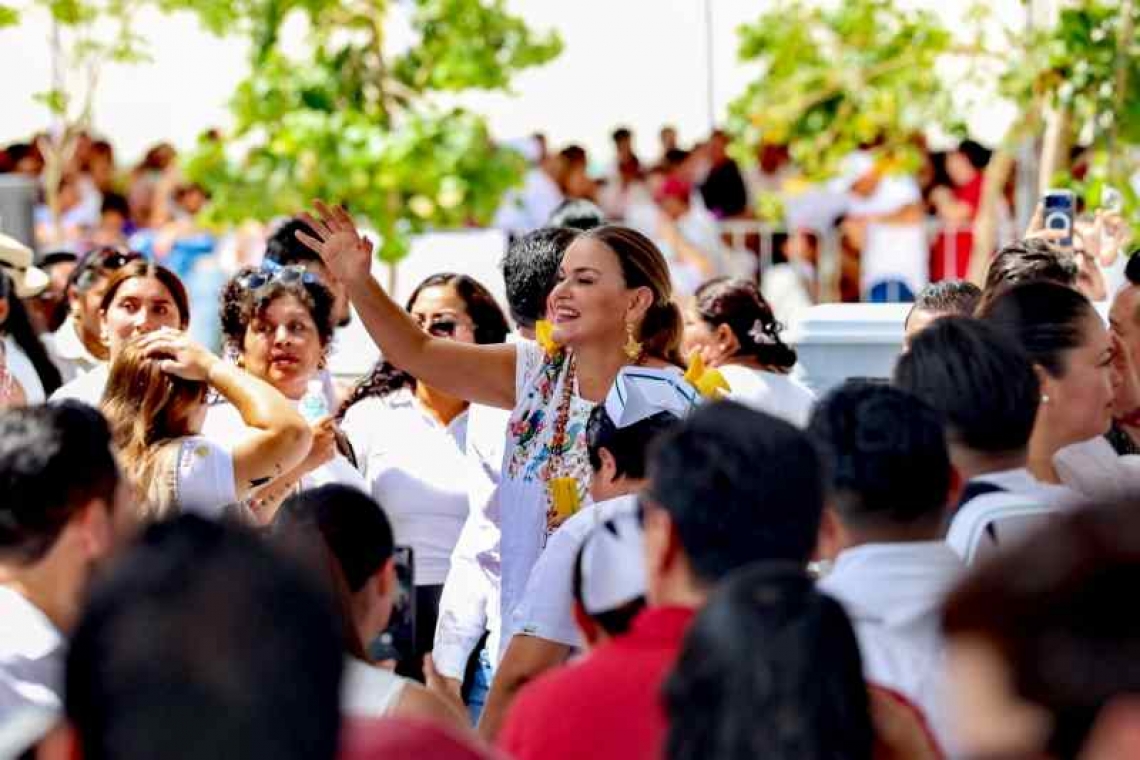 LA PRESIDENTA MUNICIPAL DE MERIDA ACUDE A LA INAGURACION DEL HOSPITAL GENERAL DR. AGUSTIN H'ORAN